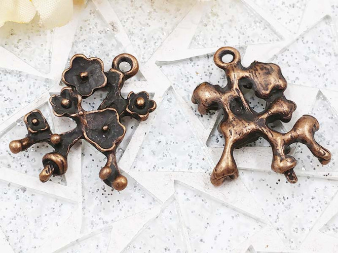 Подвеска Веточка 02 3D с цветочками 24*17*3,5мм античная медь (литьё)