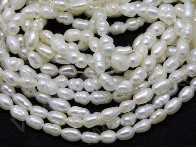 (ОПТ) Бусина Жемчуг 41 речной овальный 6-8*4-6мм натуральный (камни) (нить 33см)