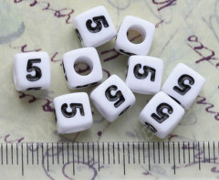 Бусина кубик 7*6,5мм с цифрой &quot;5&quot; бело-чёрный непрозрачный (акрил)