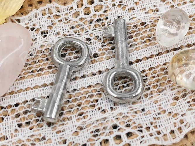 (СКИДКИ!!!) Подвеска Ключик 22 3D простой 20*8*2,2мм цвет платины (литьё) (10шт.)