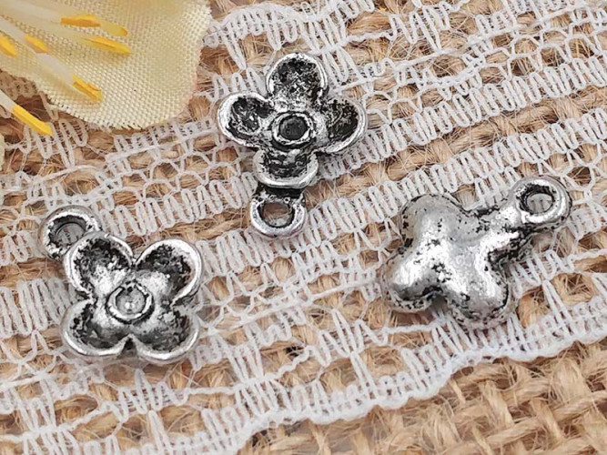 Подвеска Цветочек 22 3D 13*10*2,5мм античное серебро (литьё)