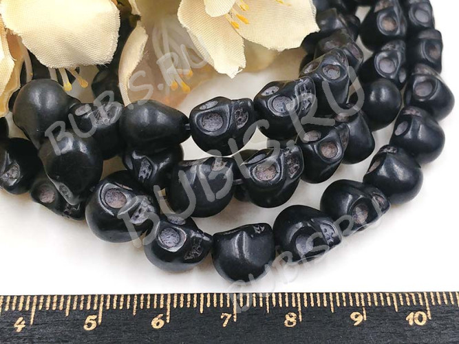 (СКИДКИ!!!) Бусина каменная Череп 08 Говлит синт. 10*9*8мм черный (камни) (10шт.)