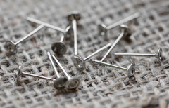 (СКИДКИ!!!) Пуссеты (&quot;гвоздики&quot;) №153 (платформа 4мм) 12*0,65мм цвет платины (хирургическая сталь+Brass) (10 ПАР)