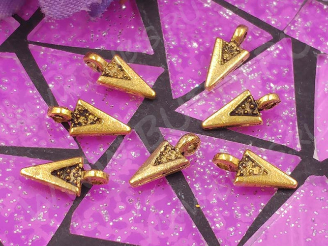 Подвеска Треугольничек Бейл клеевой 10*5*1,5мм античное золото (литьё) (10шт.)