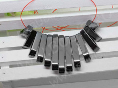 (ОПТ) Комплект каменных подвесок 01 12,5-29,5*4,5*3,8мм Гематит (камни) (НИТЬ)