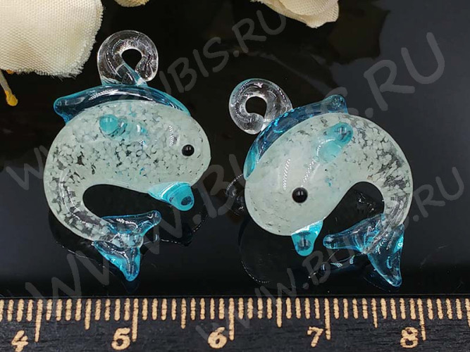 Подвеска Дельфинчик 01 3D светонакопительный 25*21*9,5мм голубой прозрачный (Lampwork)