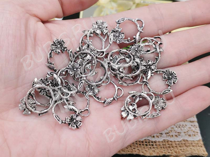 Подвеска Круг 05 с цветком и листиком 20,5*16*2мм античное серебро (литьё)