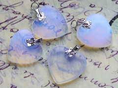 Подвеска Сердечко 01 3D 24*18*4,5мм Лунный камень синт. (Опалит) (камни)