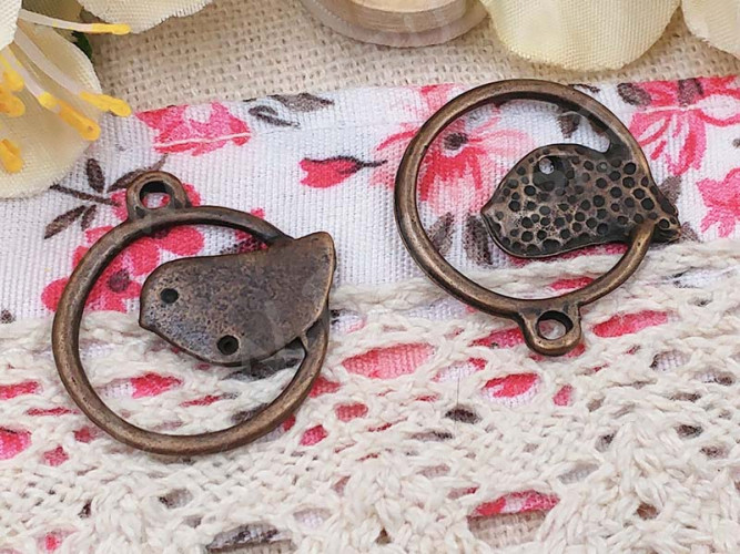 Подвеска Птичка 06 в круге 22*20*2мм античная медь (литьё)