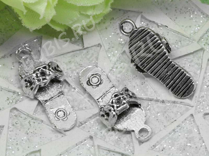 Подвеска Шлёпки 01 3D с цветочками 23*10*5,5мм античное серебро (литьё)