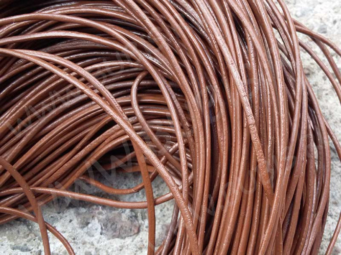 Шнур кожаный 02 воловья кожа 1,5мм круглый коричневый (1м)