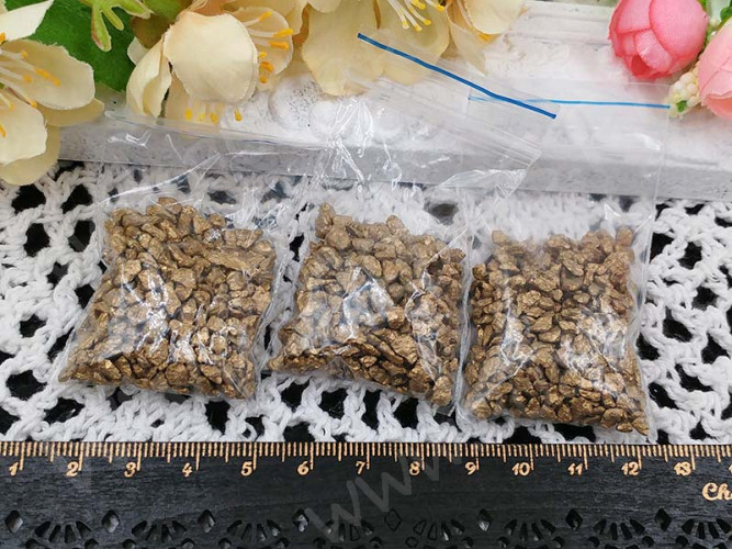 Декоративный цветной песок 05 крупный фракция 2-6мм античное золото (гранулят) (15гр)