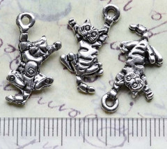 Подвеска Кошка 34 3D 21*11*2,8мм античное серебро (литьё)