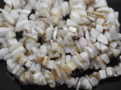 Галтовка крупная 12-16мм Перламутр натуральный (камни) (нить с замком 42-45см)