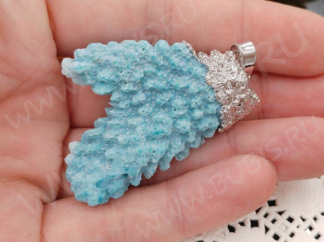 Кулон 0983 Коралл натуральный тонир. ветка с гальваникой 46*32*15мм св.голубой (камни)