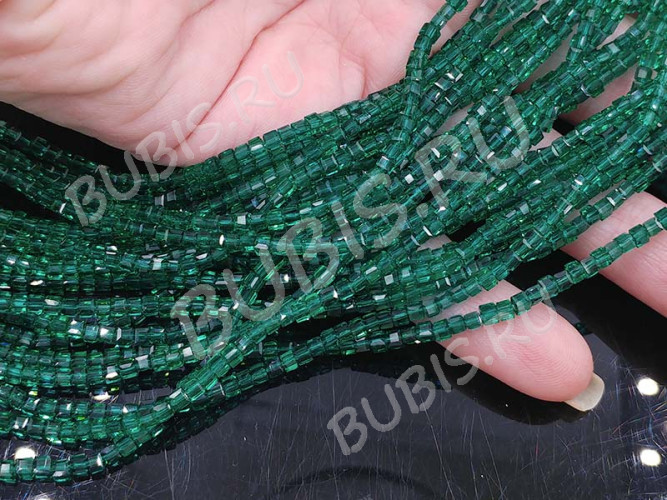 (ОПТ) Бусина кристалл гранёный Кубик 2,5*2,5*2мм изумрудный прозрачный (имитация Сваровски) (НИТЬ)