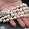 Купить (ОПТ) Бусина Жемчуг 36 Sea Shell Perl округлый 10мм белый имит. (камни) (нить 23см) с доставкой по России