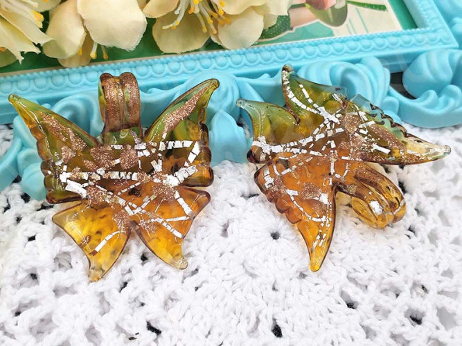 Кулон Бабочка 05 50*50*6мм св.коричневая с золотом (Lampwork)