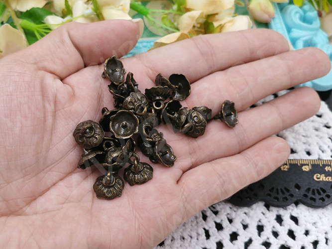 (СКИДКИ!!!) Держатель кулона 075 шапочка со штырьком 11,5*11,5*9мм античная бронза (литьё) (10шт)