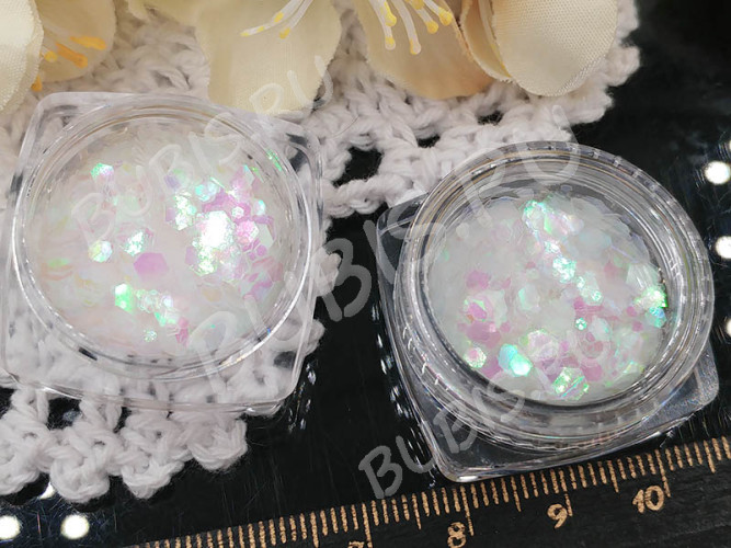 Наполнение для смолы и бутылочек 129 блёстки Bubis Crafts шестигранники МИКС 1-3мм белые с АВ полупрозрачные в контейнере (декор)