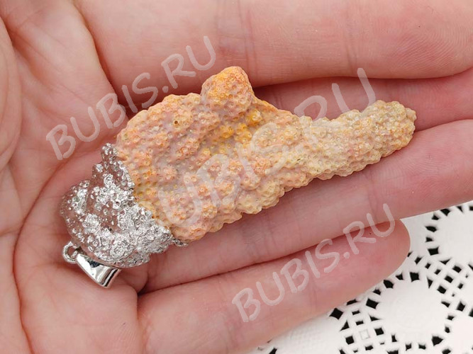 Кулон 0987 Коралл натуральный тонир. ветка с гальваникой 66*24*13мм бежевый (камни)