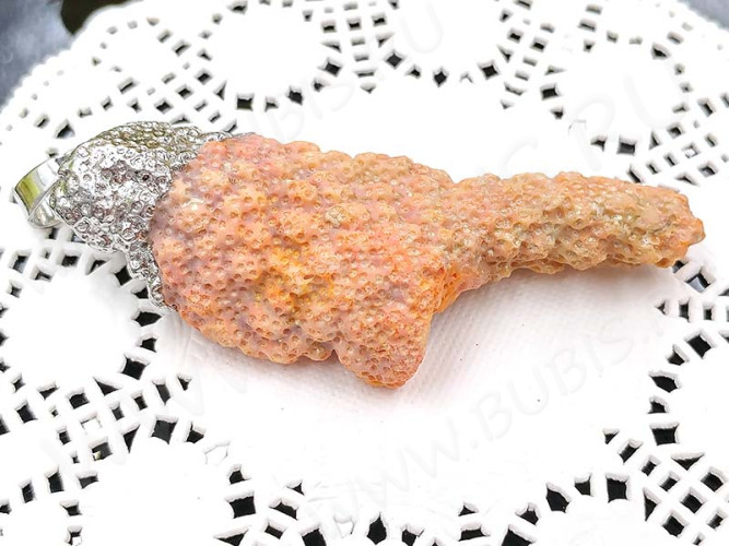 Кулон 0987 Коралл натуральный тонир. ветка с гальваникой 66*24*13мм бежевый (камни)