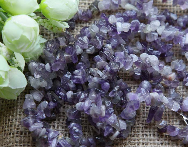 Крошка (галтовка) каменная 096 5-9мм Аметист натуральный (камни) (нить прим.80см)