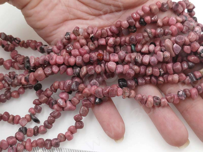 Крошка (галтовка) каменная 167 округлая 5-7мм Родонит натуральный (камни) (нить 43-45см)