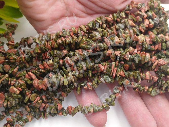 Крошка (галтовка) каменная 053 5-9мм Унакит натуральный (камни) (длинная нить прим. 80см)