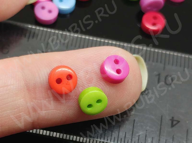 Декоративный элемент 063 Пуговица малюсенькая 6*6*2,5мм МИКС непрозрачный (резин) (20шт.)