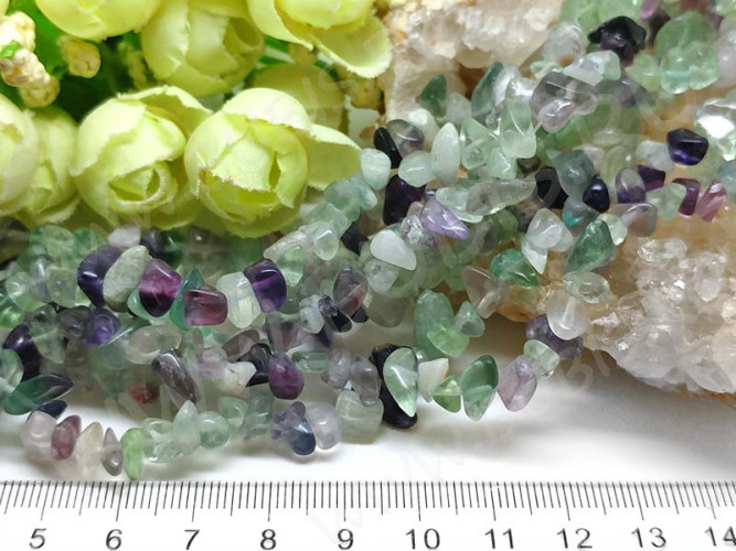 Крошка (галтовка) каменная 227 5-9мм Флюорит натуральный (камни) (длинная нить прим. 80см)