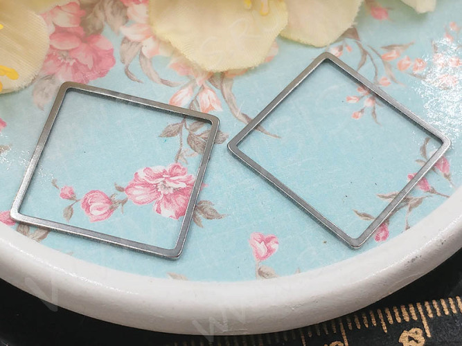 Декоративный элемент 100 Квадрат рамка коннектор 20*20*0,8мм цвет платины (хирургическая ювелирная сталь)