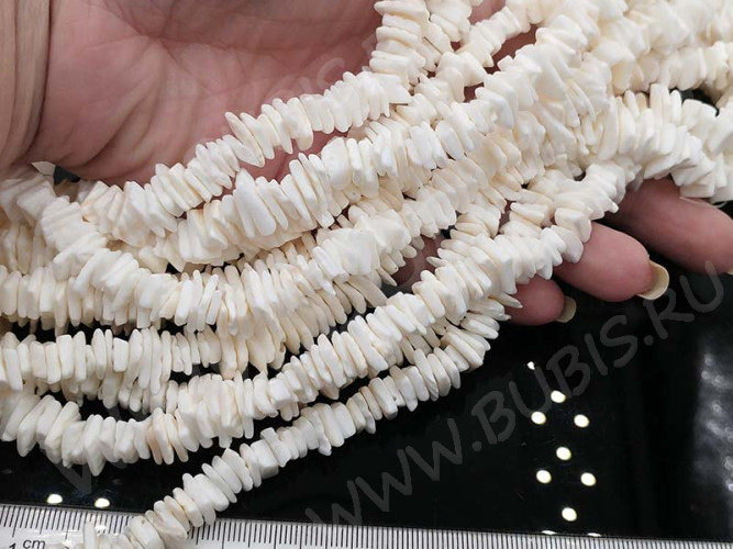 (ОПТ) Ракушка 10 крошка пластинки примерно 8-12*2мм белая молочная (перламутр и ракушки) (НИТЬ 20-21см)