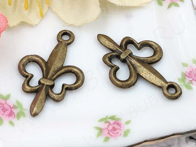 Подвеска Готическая Лилия 04 двусторонняя 22,5*14*1,8мм античная бронза (литьё)