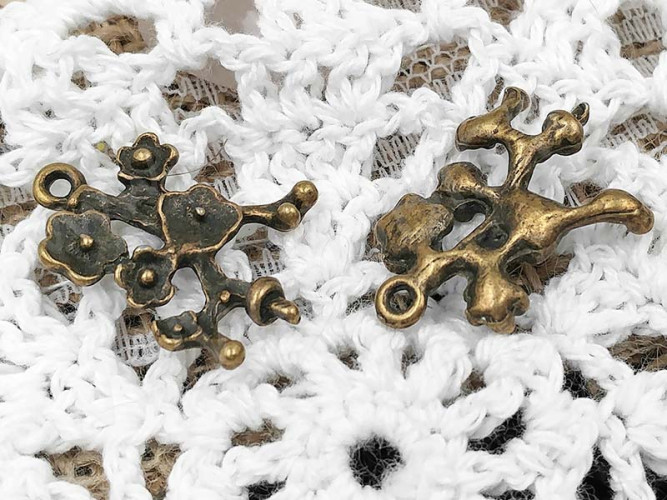 Подвеска Веточка 02 3D с цветочками 24*17*3,5мм античная бронза (литьё)