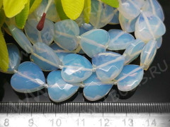 Бусина каменная Сердце 09 гранёное 14,5*14,5*5,5мм Лунный камень синт. (Опалит) (камни)