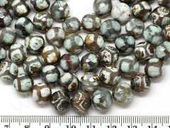 (ОПТ) Бусина округлая ГРАНЁНАЯ 10мм Агат Жираф бело-коричневый с &quot;ПАТИНОЙ&quot; (камни) (НИТЬ)