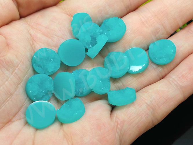 Кабошон декоративный 19 Круг с кристаллами 12*12*4,5мм голубо-бирюзовый НЕпрозрачный (резин)