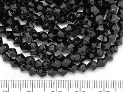 (СКИДКИ!!!) Биконусы гранёные 4-4,5мм чёрные непрозрачные (стекло) (НИТЬ)