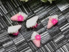 Кабошон декоративный 01 Мороженое 11,5*7*4мм бело-розовый непрозрачный (резин)