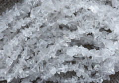 Крошка (галтовка) каменная 074 5-9мм Горный хрусталь прозрачный (камни) (нить прим.45см)