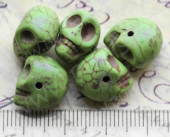 Бусина каменная Череп 05 Бирюза 13*12,5*10мм зелёно-жёлтый (камни)