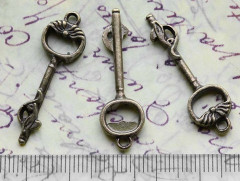 Подвеска Ключик 28 3D с кошкой 34*10,5*2,9мм античная бронза (литьё)