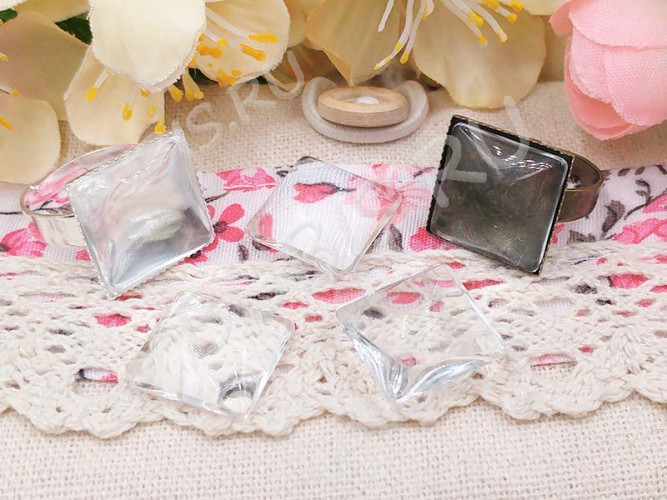 Кабошон стеклянный 38 Квадрат выпуклый 15*15*5мм прозрачный (стекло)