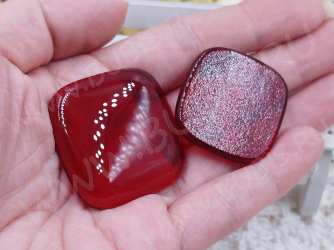 Кабошон Фьюзинг 207 Квадратный 31-37*31-37*8мм Ярко-красный прозрачный