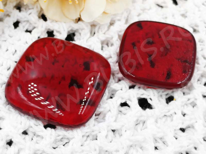 Кабошон Фьюзинг 207 Квадратный 31-37*31-37*8мм Ярко-красный прозрачный