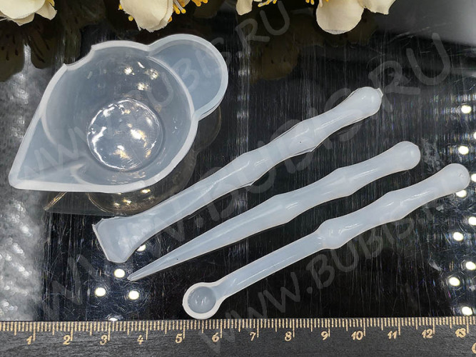 Комплект для работы со смолой 05 силиконовый стаканчик 6*4*2см + 3 силиконовых палочки 9см полупрозрачные (инструменты для бижутерии)