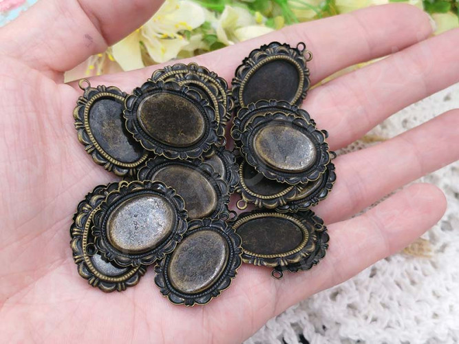 Подвеска-сеттинг Овал 09 (сеттинг 18*13мм) 28,5*20,5*1,5мм античная бронза (Brass)