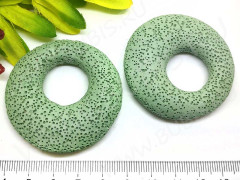 Кулон 0865 Бублик 50*50*11мм Лава вулканическая св.зелёная (камни)