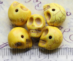Бусина каменная Череп 05 Бирюза 13*12,5*10мм т.жёлтый (камни)